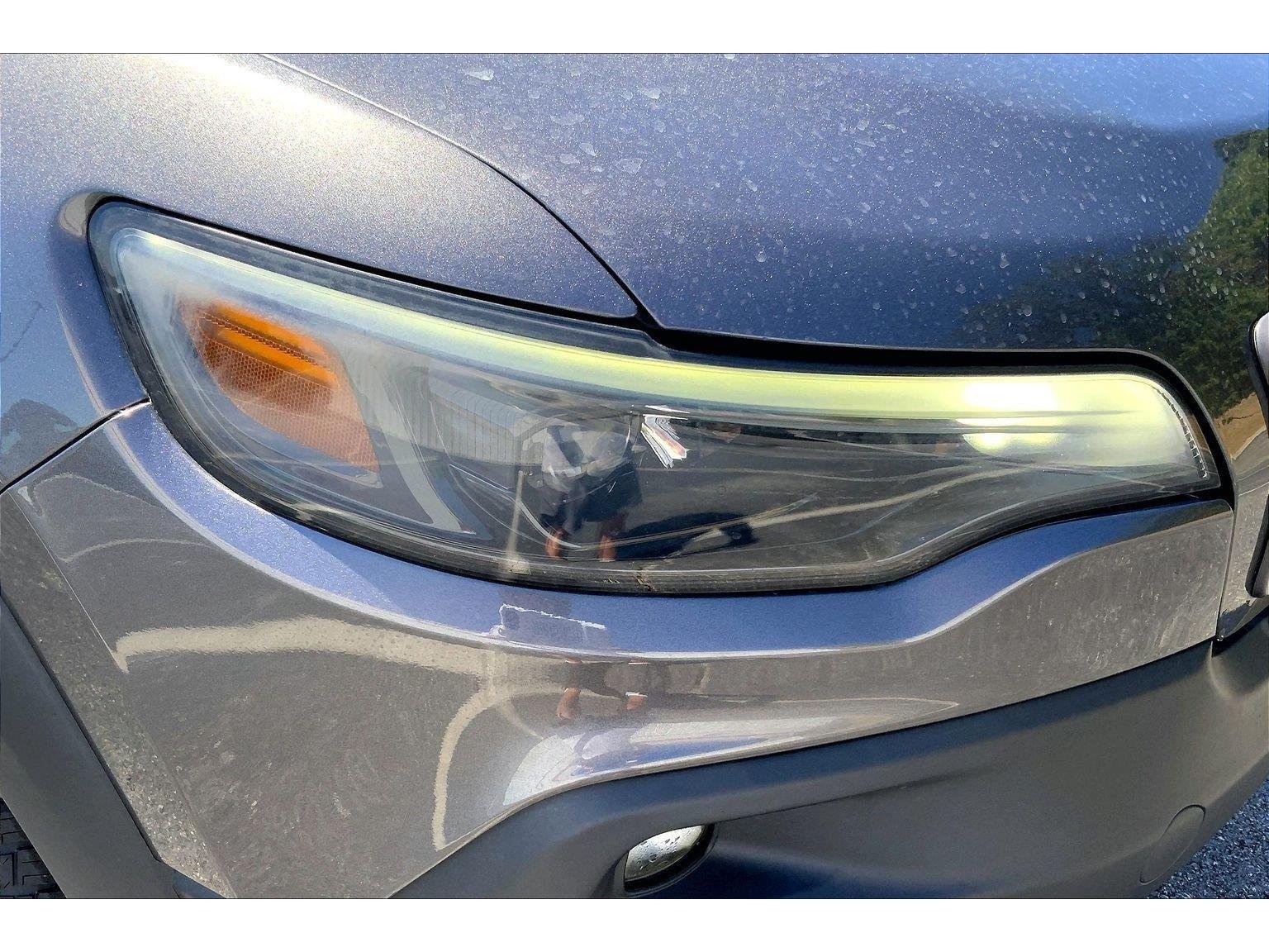 Used 2021 Jeep Cherokee Trailhawk AWD/4WD image 27