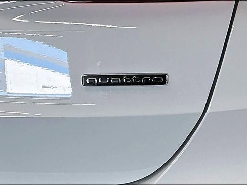 Used 2025 Audi Q3 2.0T Premium w/ Convenience Package image 11