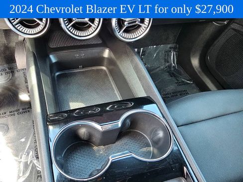 Used 2024 Chevrolet Blazer EV LT AWD/4WD image 28