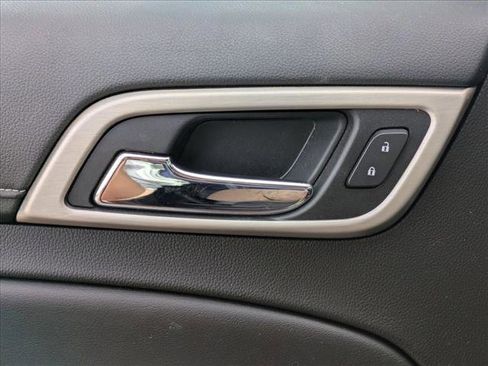 Used 2019 GMC Yukon XL Denali w/ Denali Ultimate Package image 8