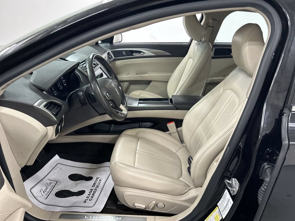 Used 2020 Lincoln MKZ AWD image 9