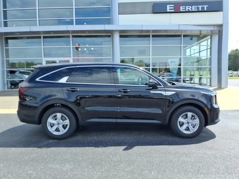 New 2026 Kia Sorento LX FWD image 2