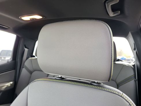 Used 2025 Chevrolet Colorado ZR2 w/ Technology Package image 14