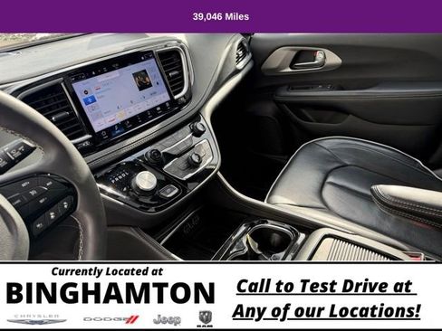 Used 2023 Chrysler Pacifica Limited w/ S Appearance Package image 15