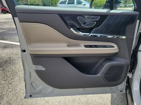 Certified 2020 Lincoln Corsair FWD image 13