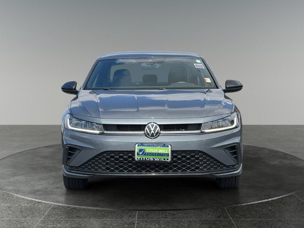 Used 2025 Volkswagen Jetta Sport FWD image 2