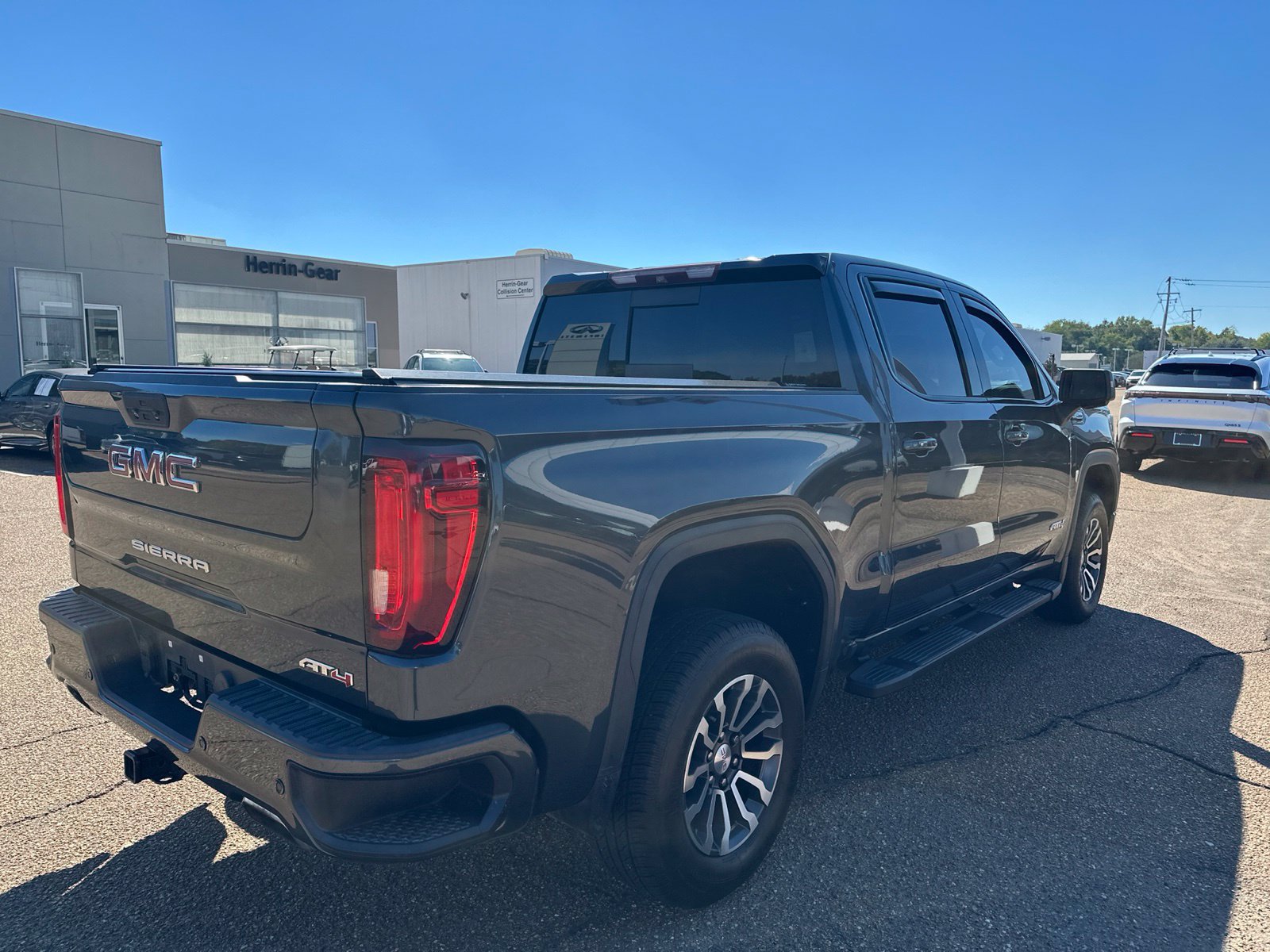 Used 2019 GMC Sierra 1500 AT4 w/ AT4 Premium Package AWD/4WD image 9
