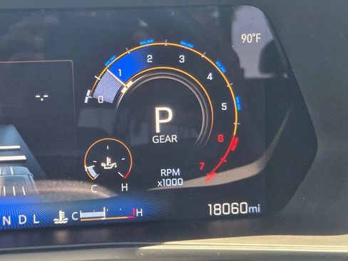Used 2025 Chevrolet Colorado W/T AWD/4WD image 27