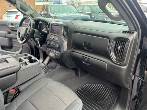 Used 2020 Chevrolet Silverado 1500 Custom w/ Custom Value Package AWD/4WD image 17