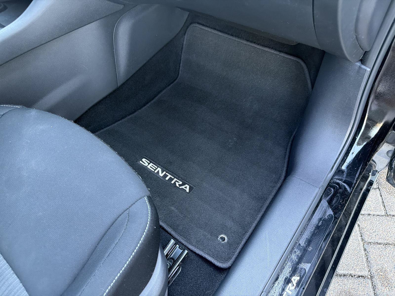 Used 2025 Nissan Sentra SV w/ All-Weather Package FWD image 31