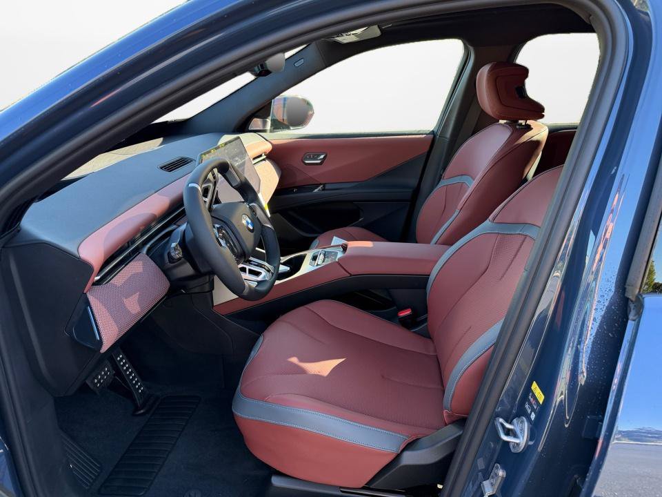 New 2027 BMW iX3 50 xDrive AWD/4WD image 9