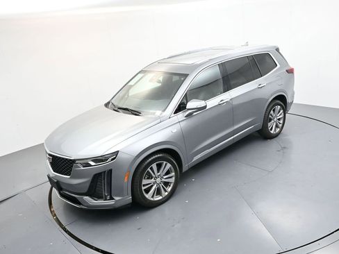 Used 2023 Cadillac XT6 Premium Luxury image 32