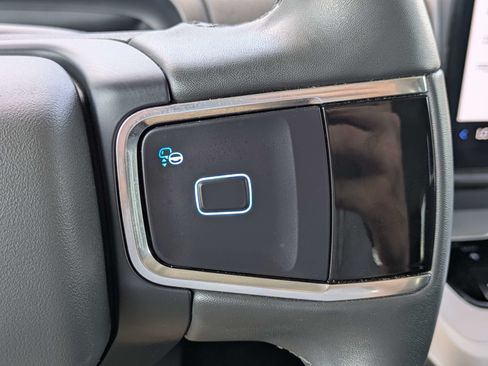 Used 2025 Ford Expedition Active RWD image 36