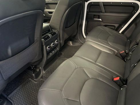 New 2026 Land Rover Defender 110 X-Dynamic SE AWD/4WD image 23