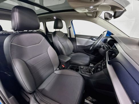 Certified 2023 Volkswagen Taos SE w/ Panoramic Sunroof Package AWD/4WD image 26