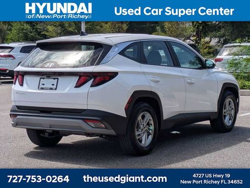 Used 2025 Hyundai Tucson SE FWD image 5