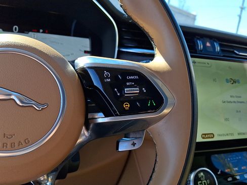 Used 2023 Jaguar F-PACE S image 22