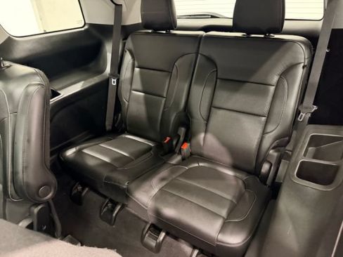 Used 2017 GMC Acadia SLT AWD/4WD image 17
