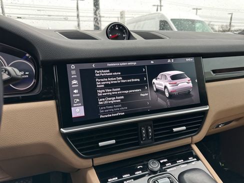 Used 2020 Porsche Cayenne AWD/4WD image 61