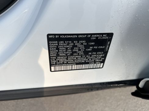 Used 2025 Volkswagen Atlas SE w/ Panoramic Sunroof Package FWD image 30