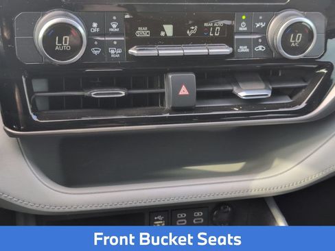 Used 2023 Toyota Highlander L FWD image 21