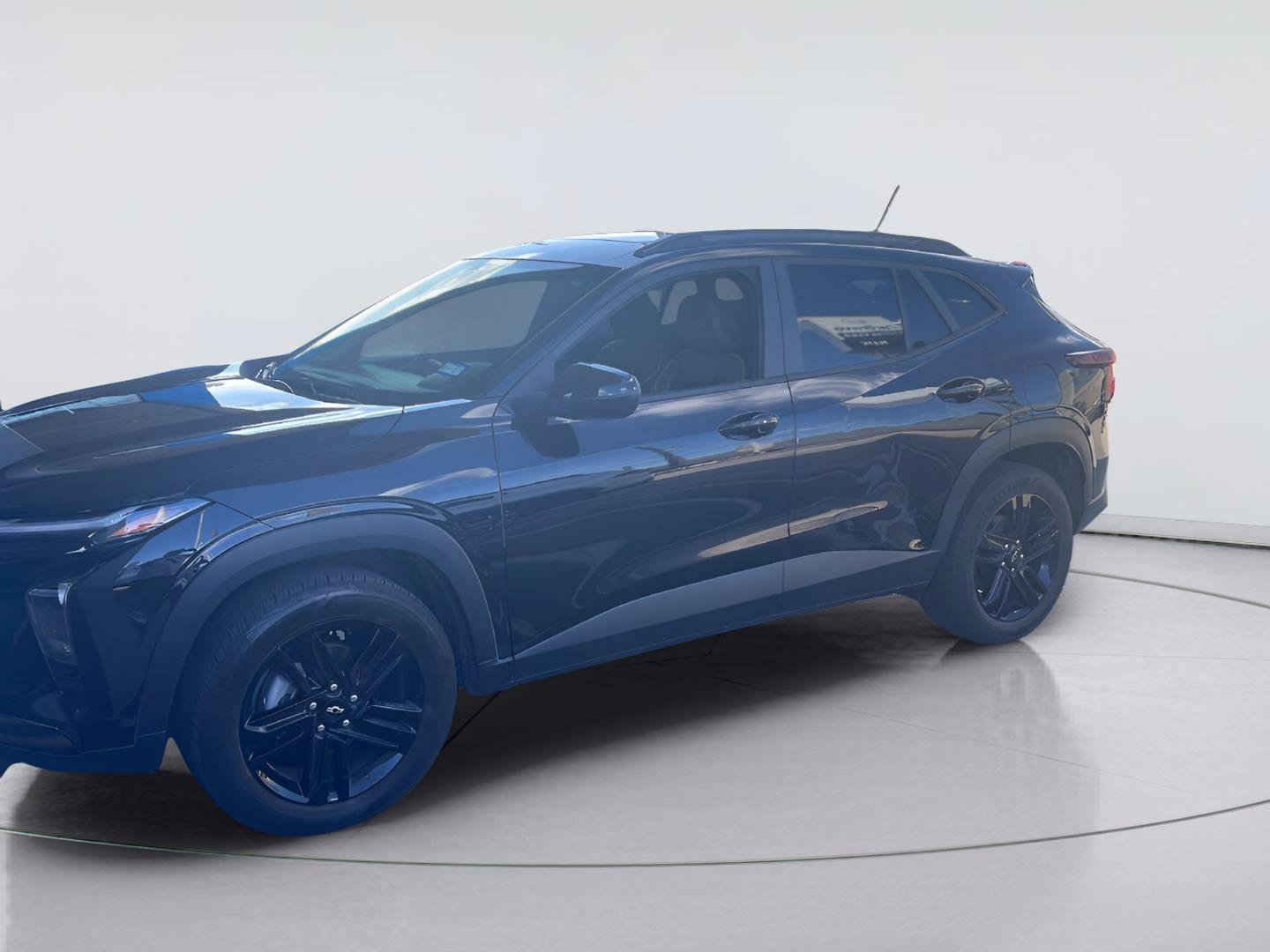 Used 2025 Chevrolet Trax ACTIV w/ Sunroof Package FWD image 2