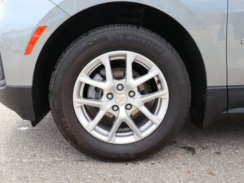Used 2023 Chevrolet Equinox LS w/ LS Convenience Package FWD image 25
