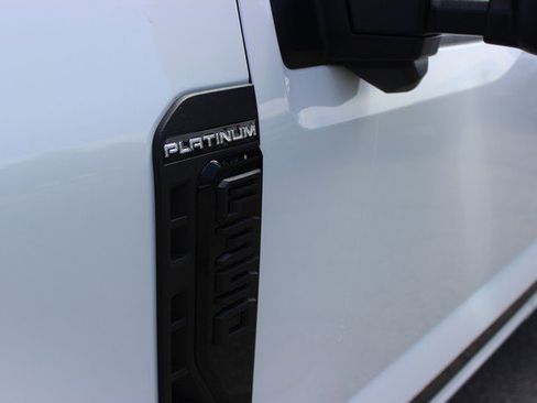 Used 2025 Ford F350 Platinum AWD/4WD image 2