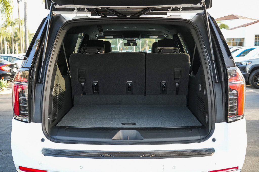 New 2026 Chevrolet Suburban LS w/ Max Trailering Package AWD/4WD image 25