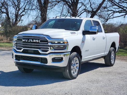 New 2026 RAM 2500 Laramie AWD/4WD image 2