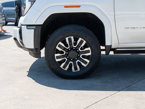 Used 2025 GMC Sierra 3500 Denali Ultimate AWD/4WD image 31