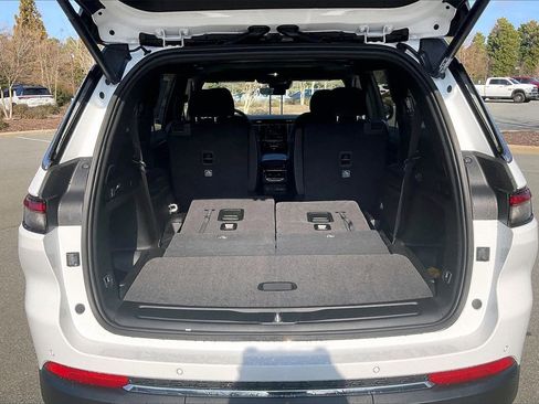 New 2025 Jeep Grand Cherokee L Laredo w/ Luxury Tech Group I image 26