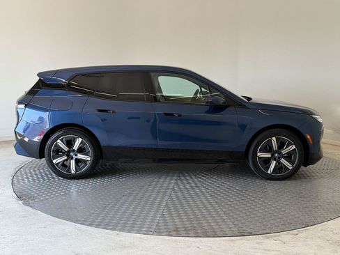 Used 2024 BMW iX xDrive50 w/ Premium Package AWD/4WD image 8
