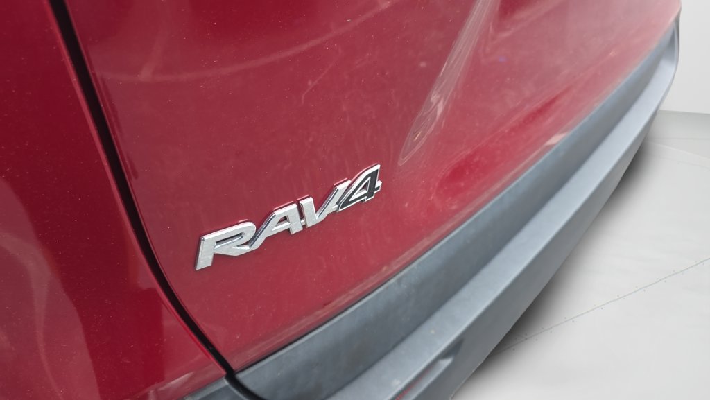 Used 2023 Toyota RAV4 LE FWD image 11
