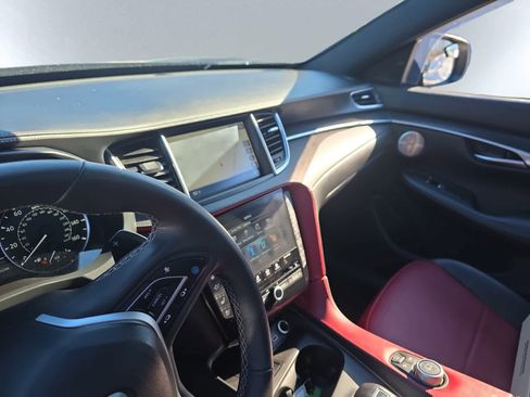 Used 2023 INFINITI QX50 Sport AWD/4WD image 15