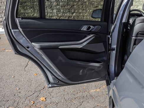 Used 2024 BMW X7 xDrive40i w/ Premium Package image 19