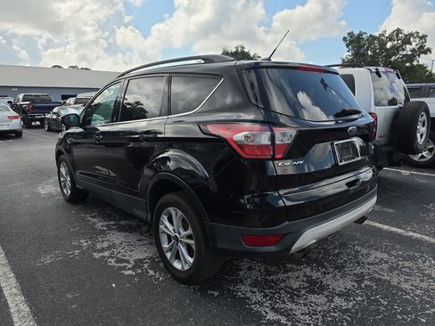 Used 2018 Ford Escape SE FWD image 5