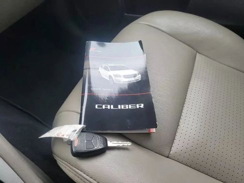 Used 2011 Dodge Caliber Uptown image 34