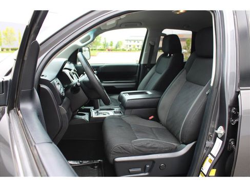 Used 2014 Toyota Tundra SR5 w/ SR5 Upgrade Package AWD/4WD image 7