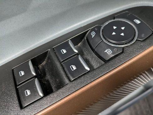 Used 2023 Ford Maverick Lariat image 9