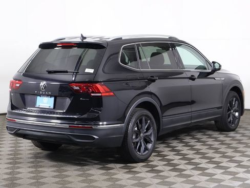 Used 2023 Volkswagen Tiguan SE AWD/4WD image 11