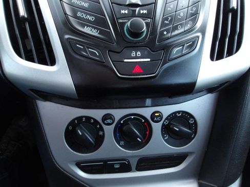 Used 2014 Ford Focus SE w/ SE Winter Package image 16