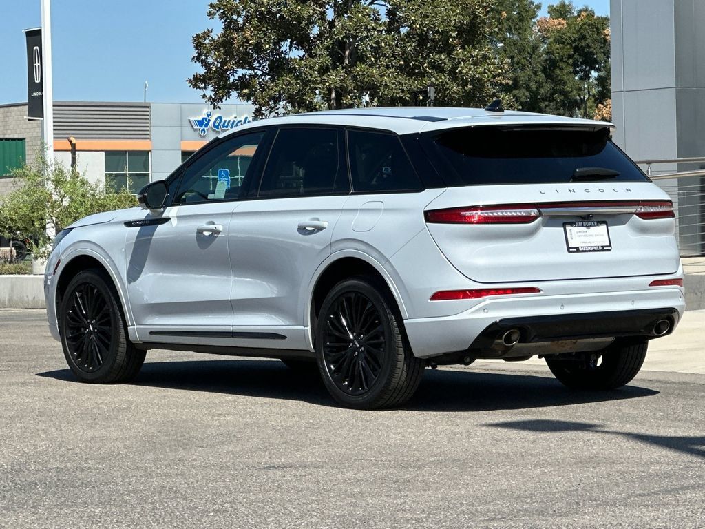 Certified 2025 Lincoln Corsair AWD w/ Equipment Group 101A image 5