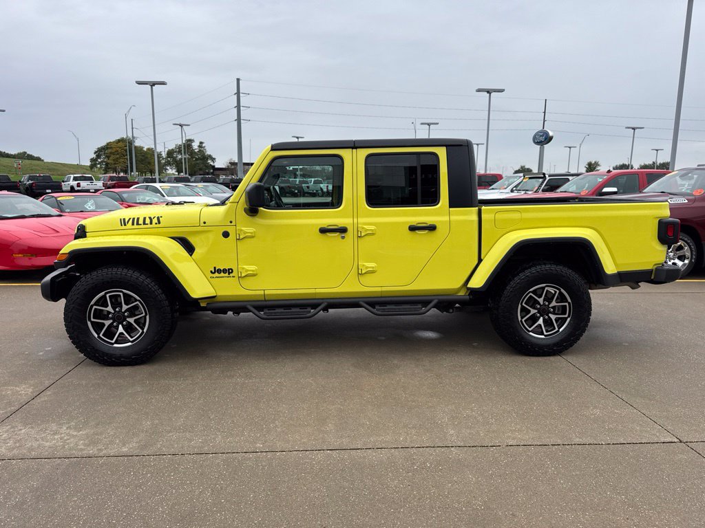 Used 2023 Jeep Gladiator Sport AWD/4WD image 22