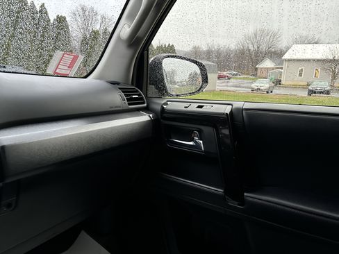 Used 2019 Toyota 4Runner TRD Off-Road image 23