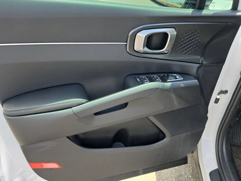 New 2026 Kia Sorento S w/ S Panoramic Sunroof Package FWD image 17