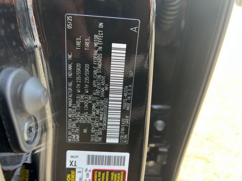 Used 2025 Toyota Highlander XSE AWD/4WD image 32