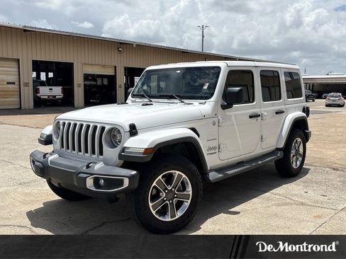 Used 2018 Jeep Wrangler Unlimited Sahara AWD/4WD image 1