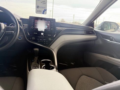 Used 2022 Toyota Camry LE image 53
