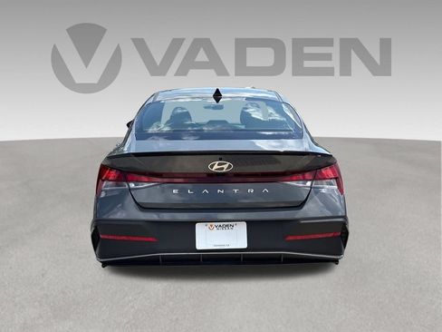 Used 2025 Hyundai Elantra Sport FWD image 20